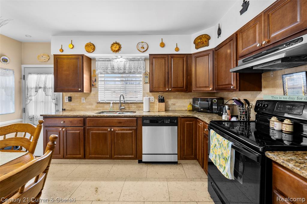8423 Norborne Avenue, Dearborn Heights, MI 48127 — Photo 6