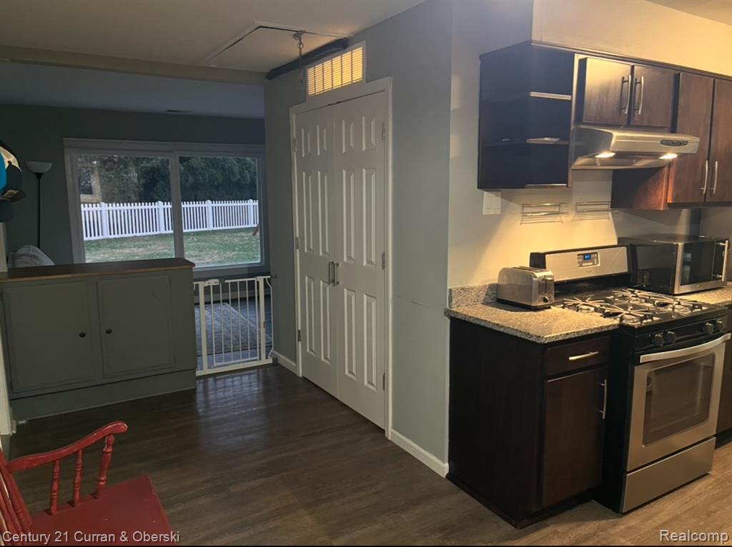 7431 N Briarcliff Knoll Drive, West Bloomfield, MI — Photo 8