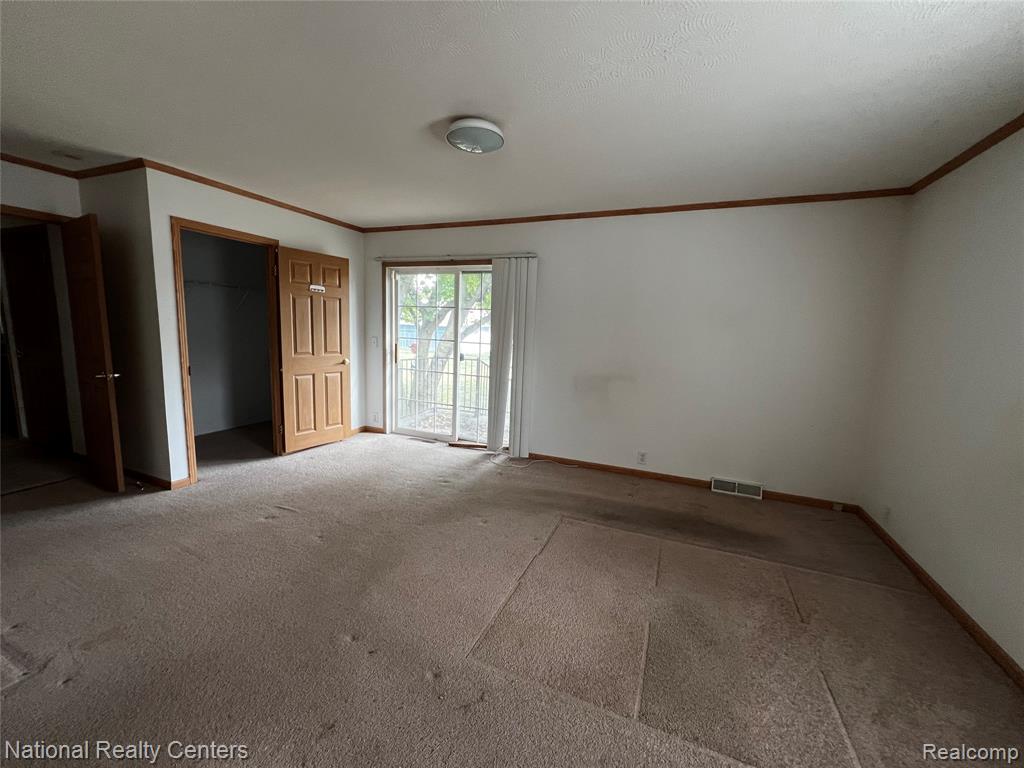 8015 Syracuse Street, Taylor, MI 48180 — Photo 23
