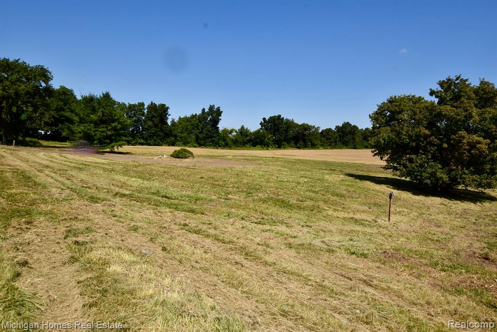 5555 E HIGHLAND Road, Howell, MI 48843 — Photo 6