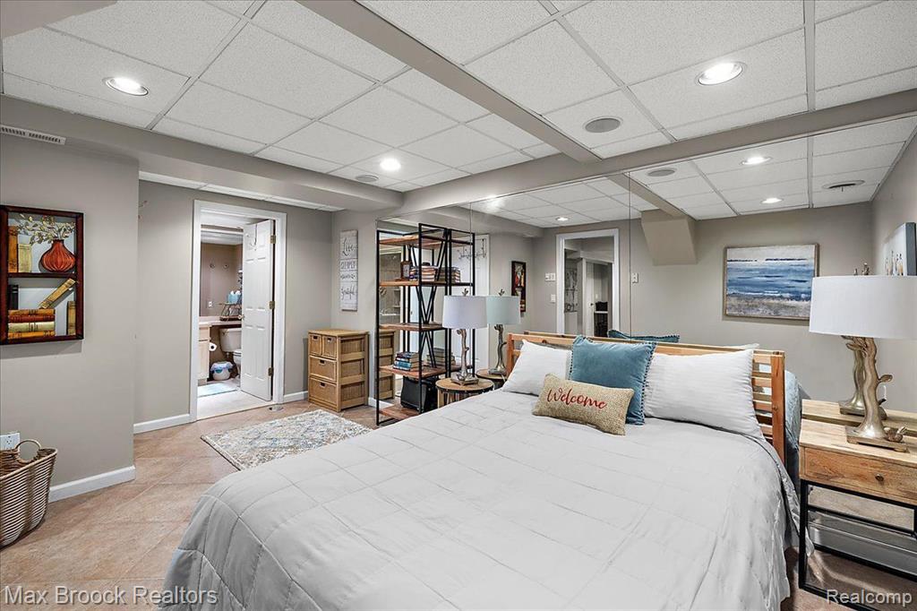 892 TARTAN Trail, Bloomfield Hills, MI 48304 — Photo 37