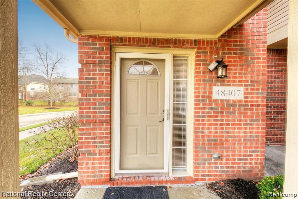 48407 MANOR BRIDGE Drive, Canton, MI 48188 — Photo 2