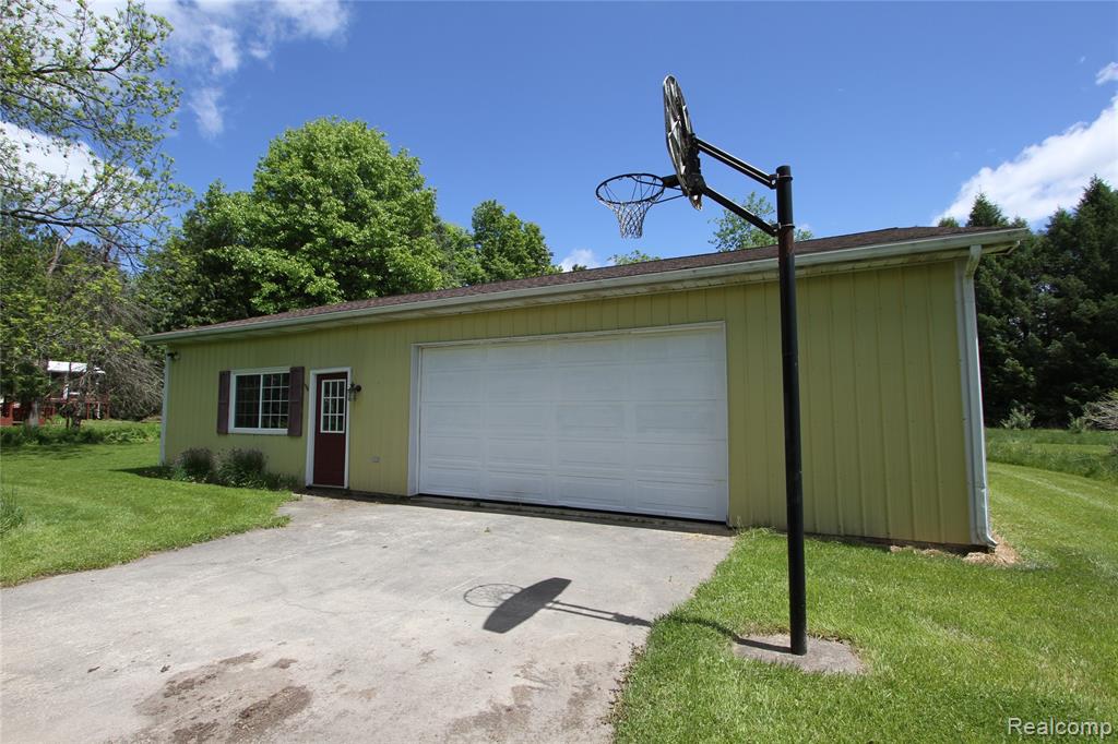370 N YOUNGS Road, Attica, MI 48412 — Photo 5