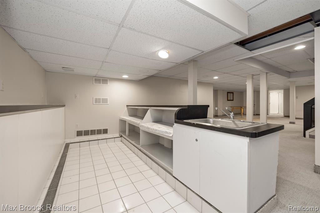 5547 MAPLE LEAF Court, West Bloomfield, MI — Photo 40