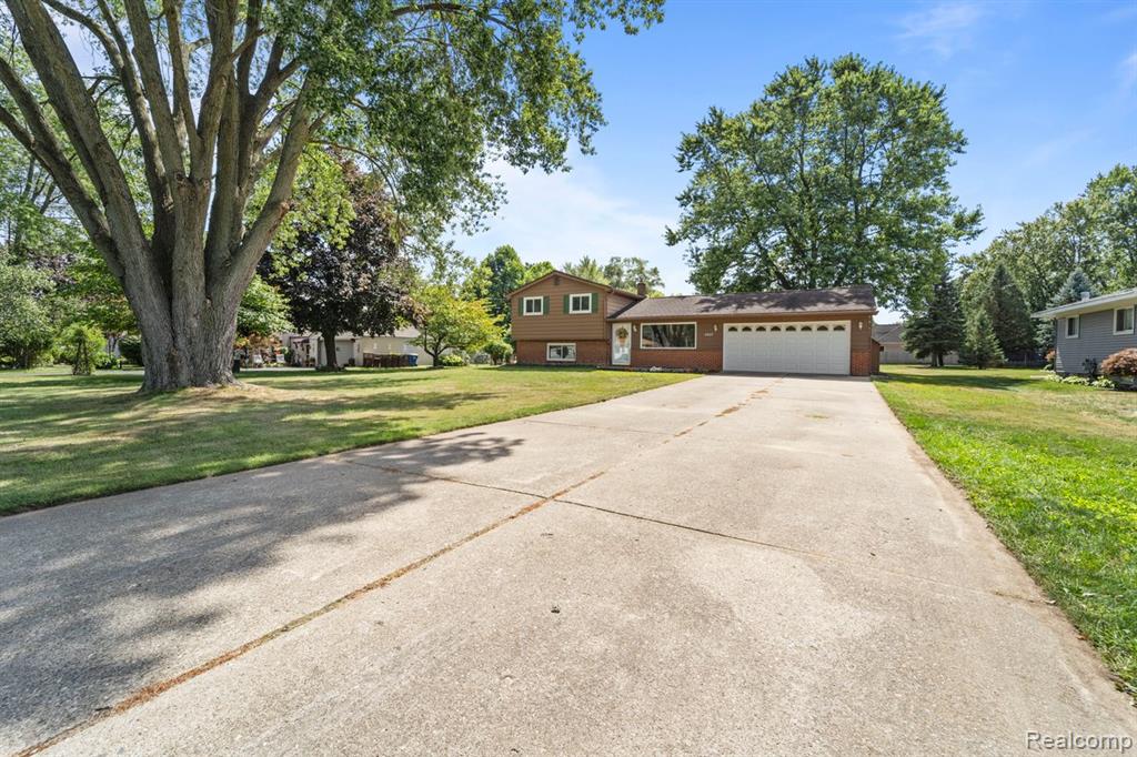 4607 Meigs Avenue, Waterford, MI 48329 — Photo 3