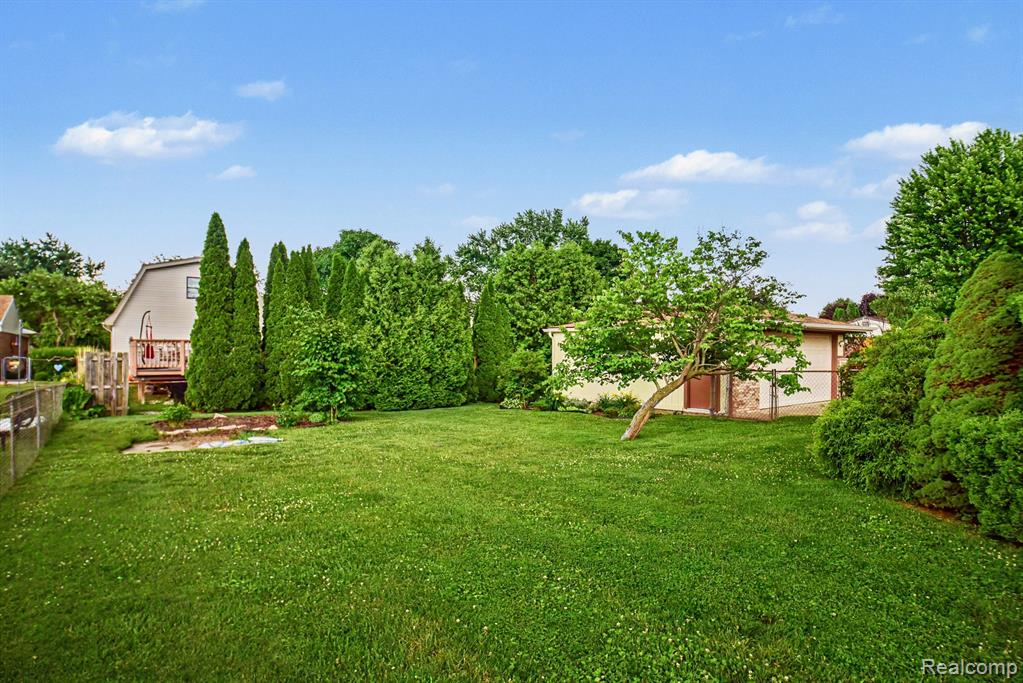 40518 William Drive, Clinton Twp, MI 48038 — Photo 25