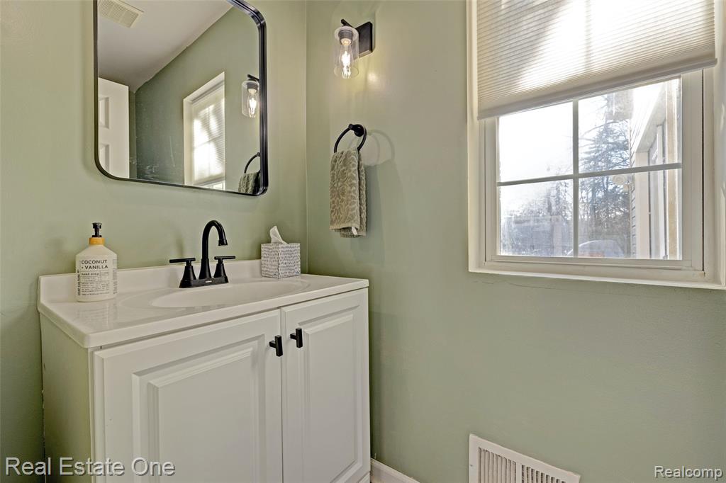 6923 Tangle Wood, Waterford, MI 48327 — Photo 14