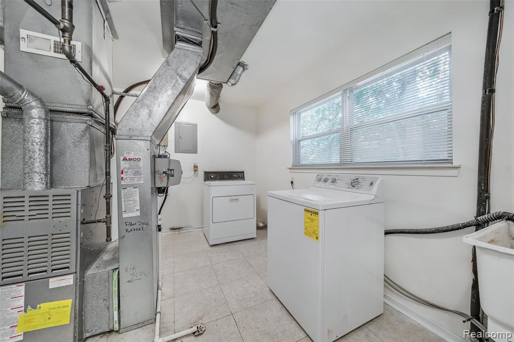 870 Huntclub Boulevard, Auburn Hills, MI 48326 — Photo 25