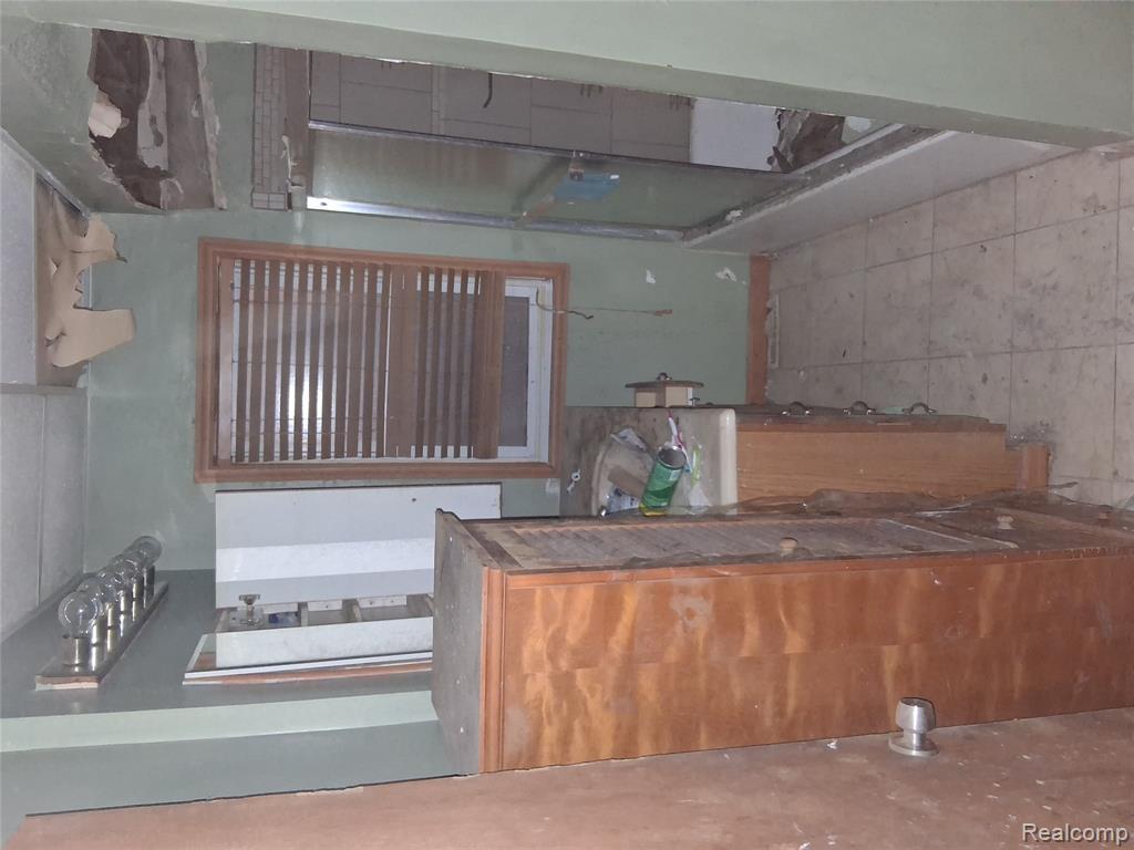 709 E MARGARET Street, Highland Park, MI 48203 — Photo 12