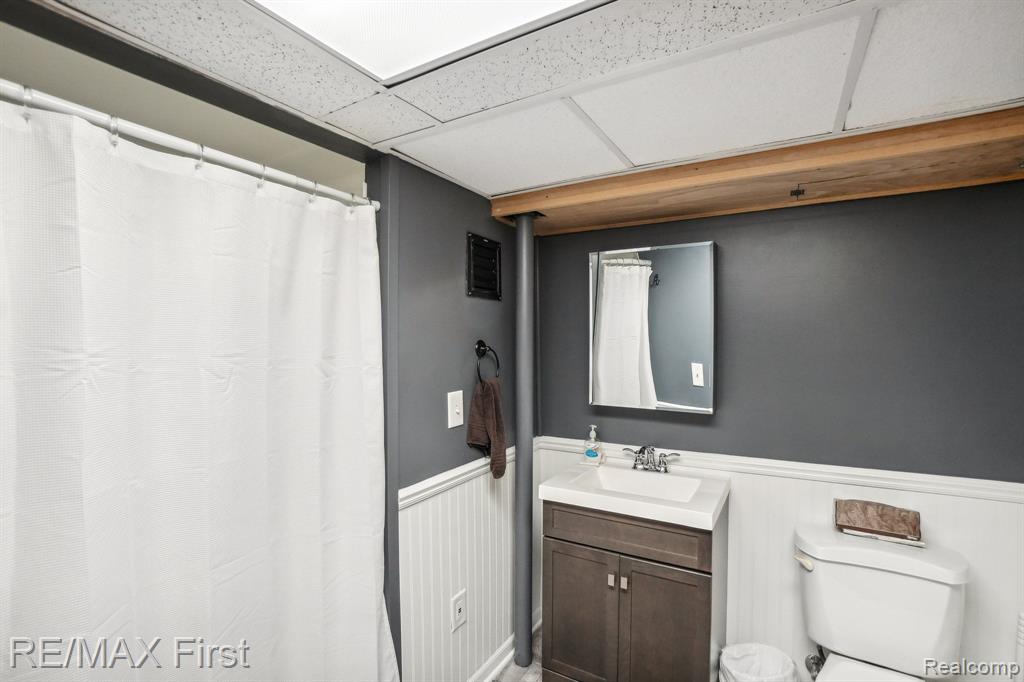 4812 FOXCROFT Drive, Troy, MI 48085 — Photo 33
