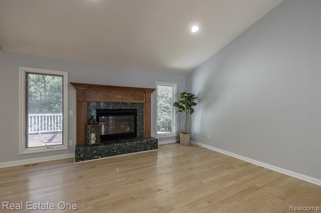 5690 White Lake Road, Clarkston, MI — Photo 12