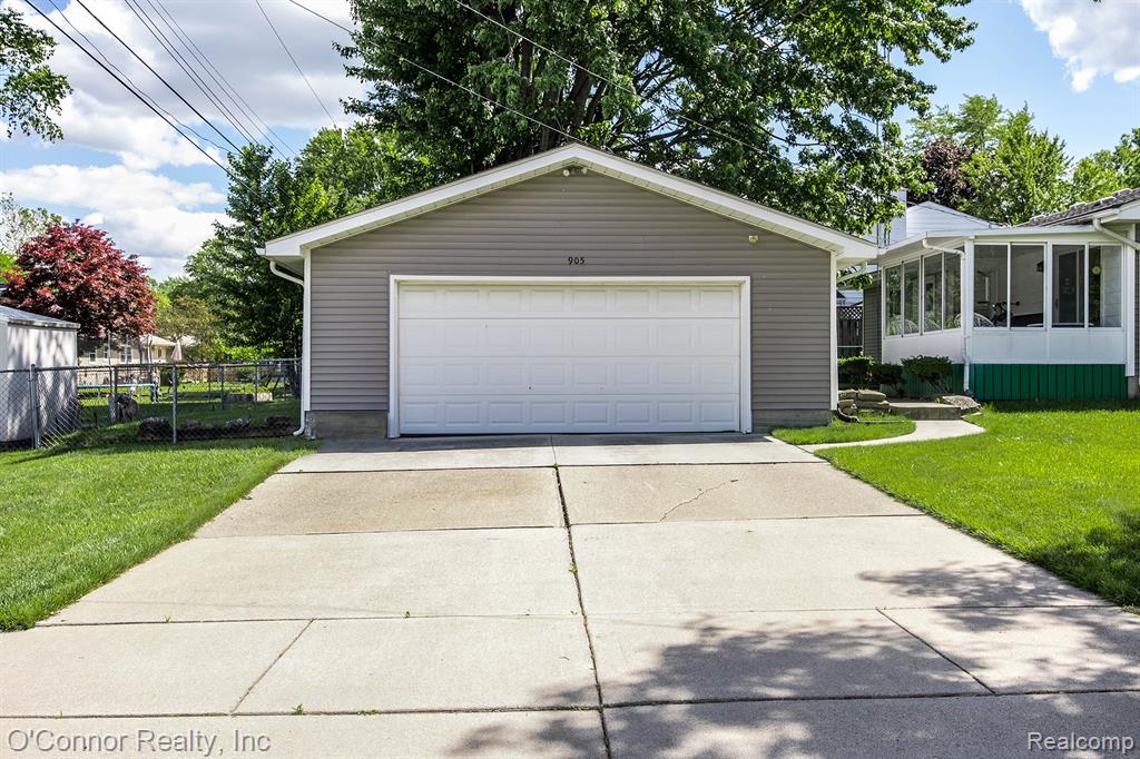 905 Virginia Avenue, Marysville, MI 48040 — Photo 24
