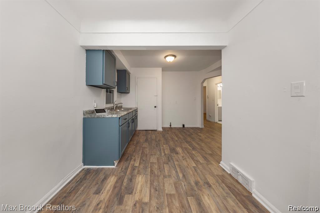 17187 Ferguson Street - Photo 2