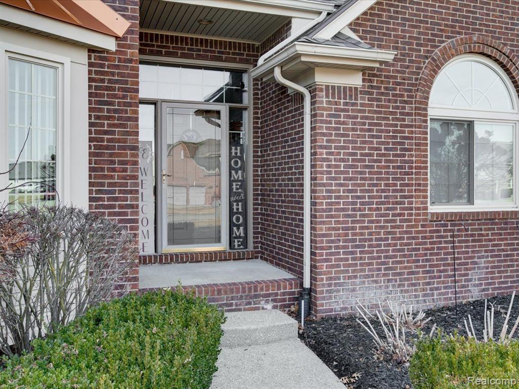49275 SANTA ANITA Drive W, Chesterfield, MI 48047 — Photo 13