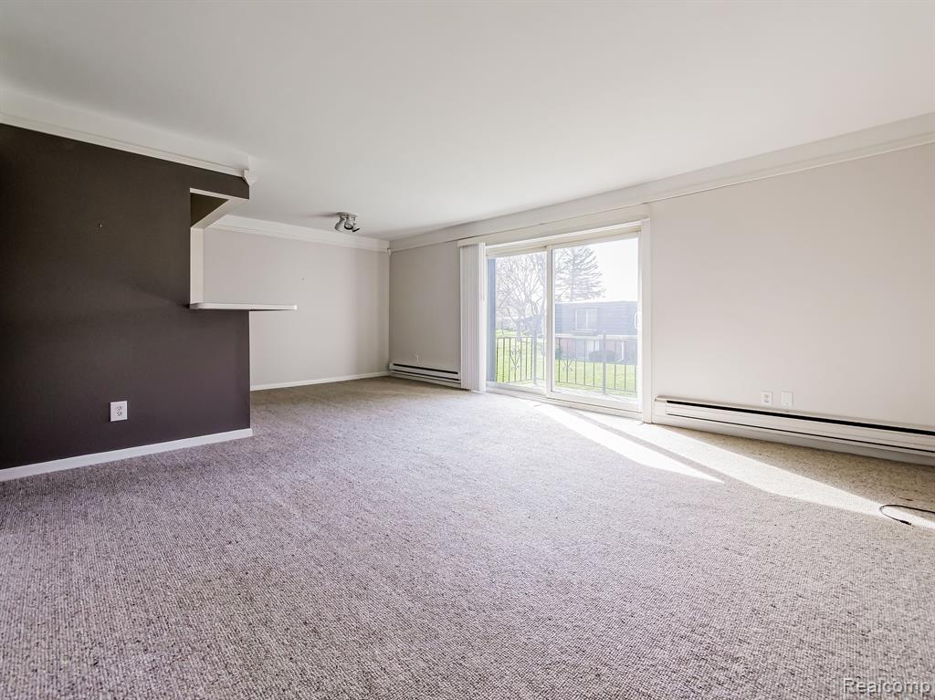 1850 COLONIAL VILLAGE Way, 3, Waterford, MI 48328 — Photo 7