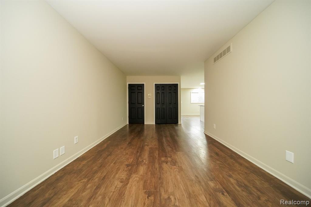 460 OAKGROVE, Clawson, MI — Photo 12