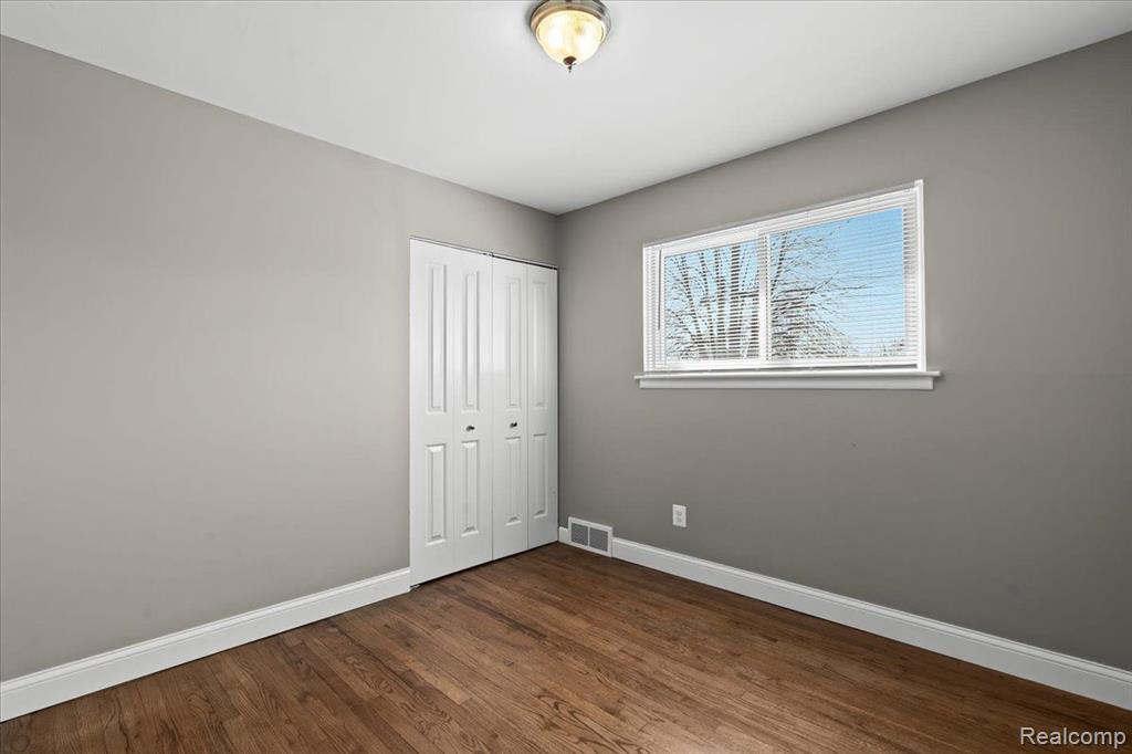 923 W Stephen Avenue, Clawson, MI — Photo 13