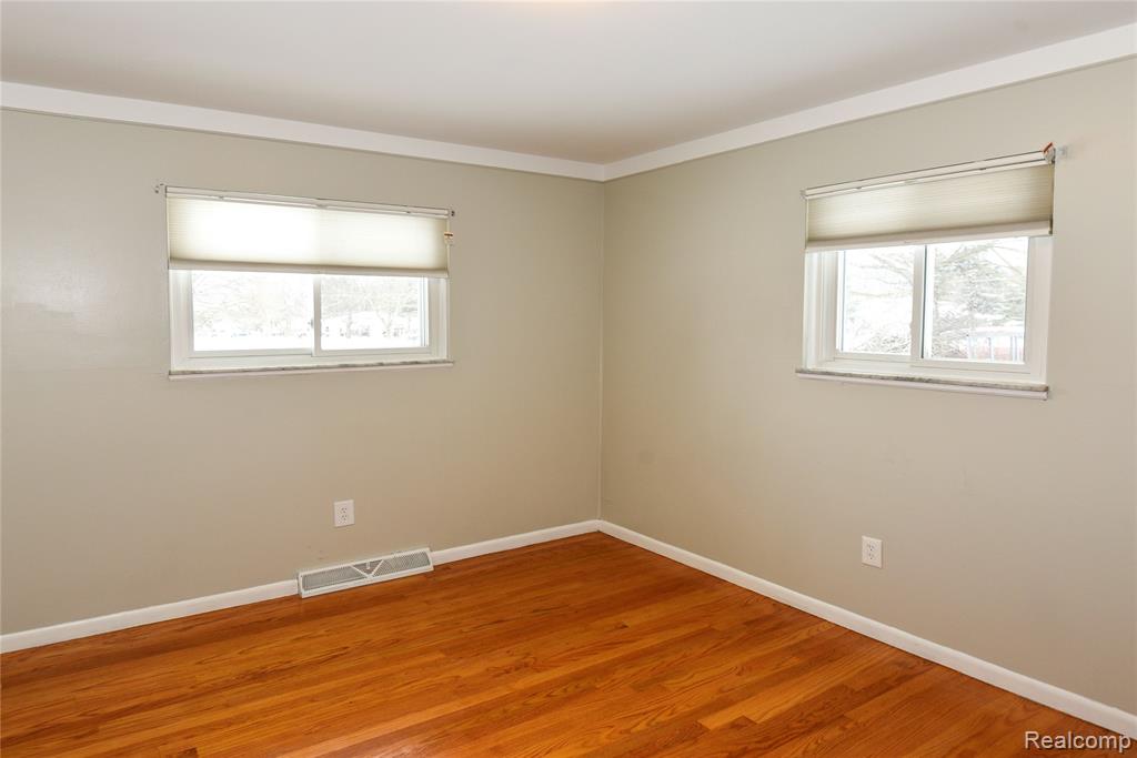 884 Eugene Drive, Oxford, MI 48371 — Photo 31