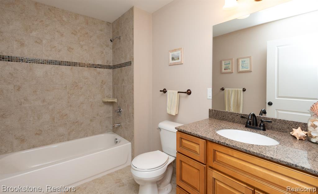 897 MOLDOVIA Drive, White Lake, MI — Photo 37