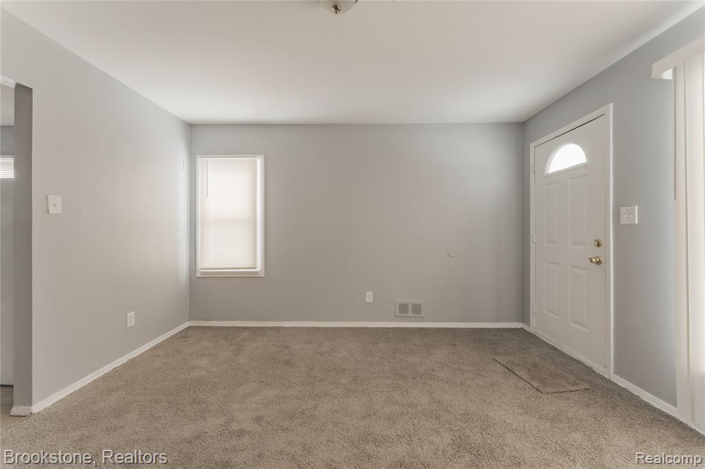 694 Emerson Avenue, Pontiac, MI 48340 — Photo 14