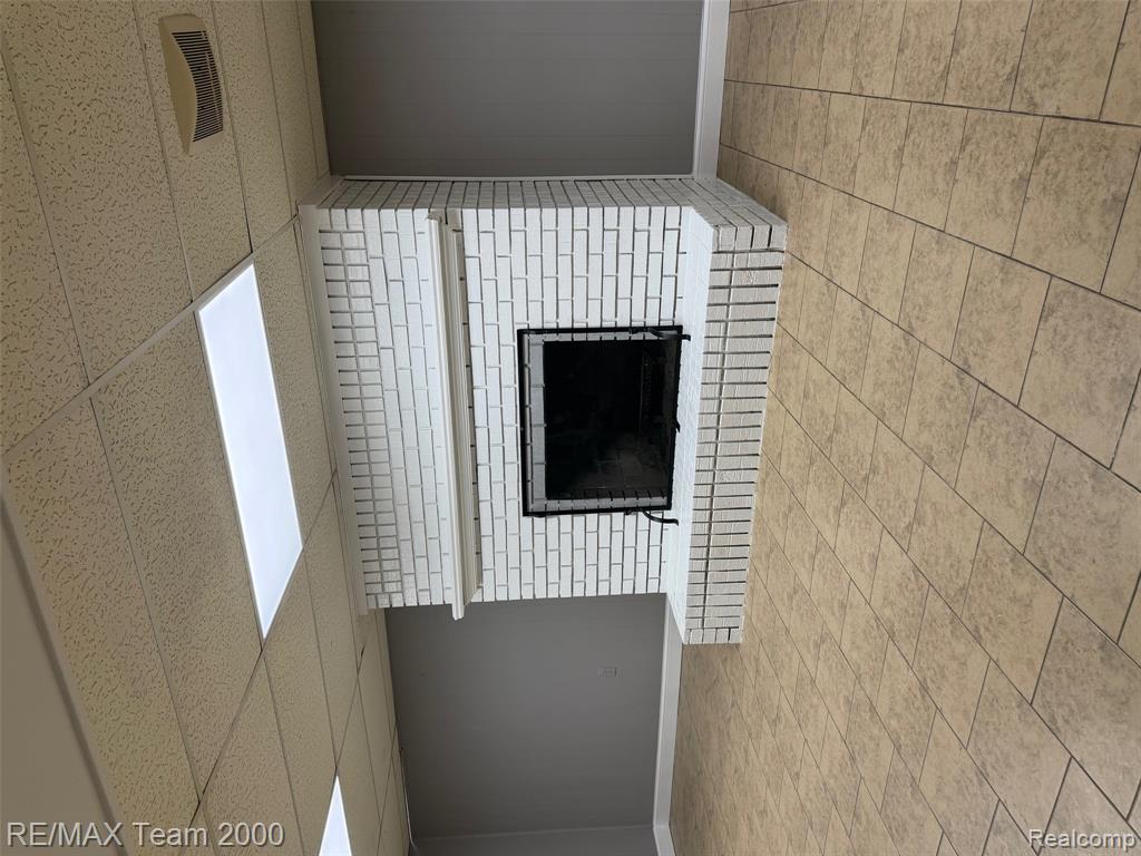 6491 N Silvery Lane, Dearborn Heights, MI 48127 — Photo 15