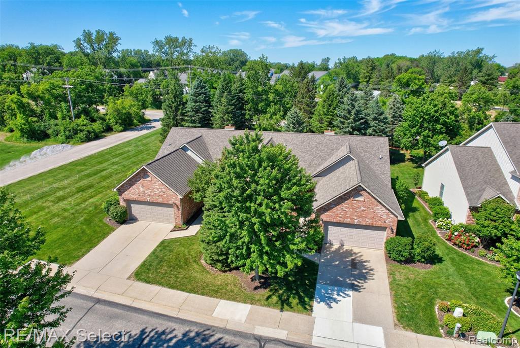 13024 Harbor Landings Drive, 3, Fenton, MI 48430 — Photo 2