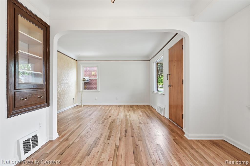 9951 Marion, Redford, MI 48239 — Photo 16