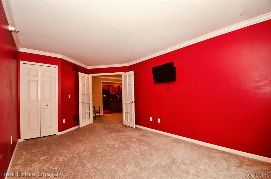 26 Pointe Park Place, 303, Grosse Pointe Park, MI 48230 — Photo 25