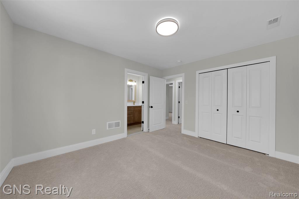 718 Devillen Avenue, Royal Oak, MI 48073 — Photo 24