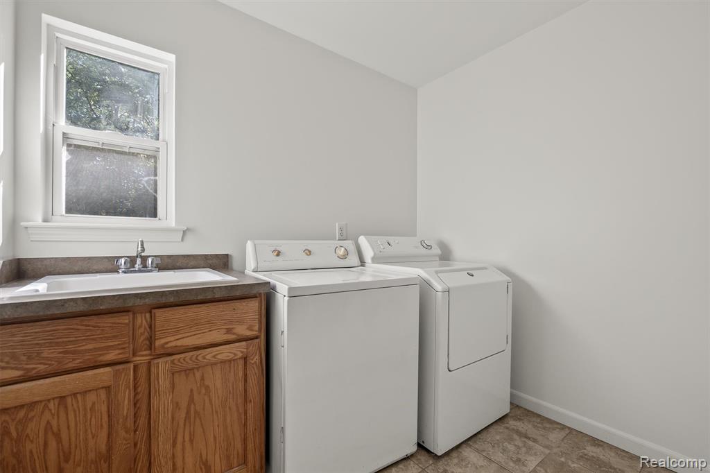 9266 Hillcrest, Clarkston, MI 48348 — Photo 13