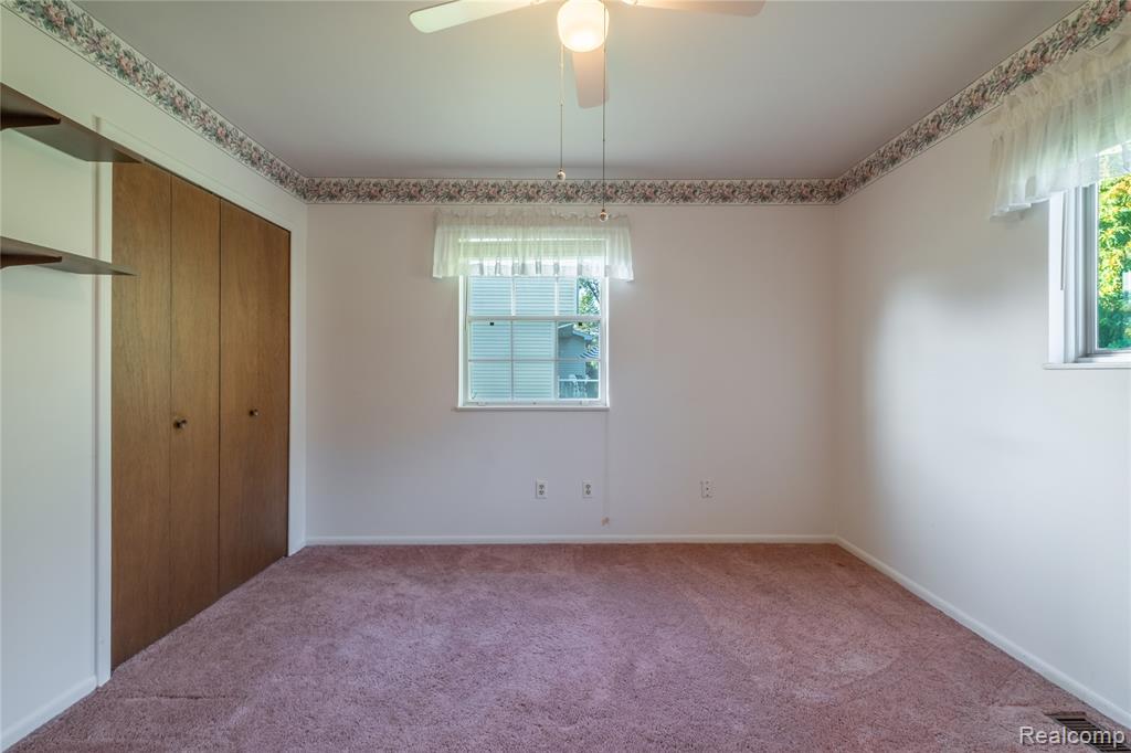 6120 King Arthur Drive, Swartz Creek, MI 48473 — Photo 8