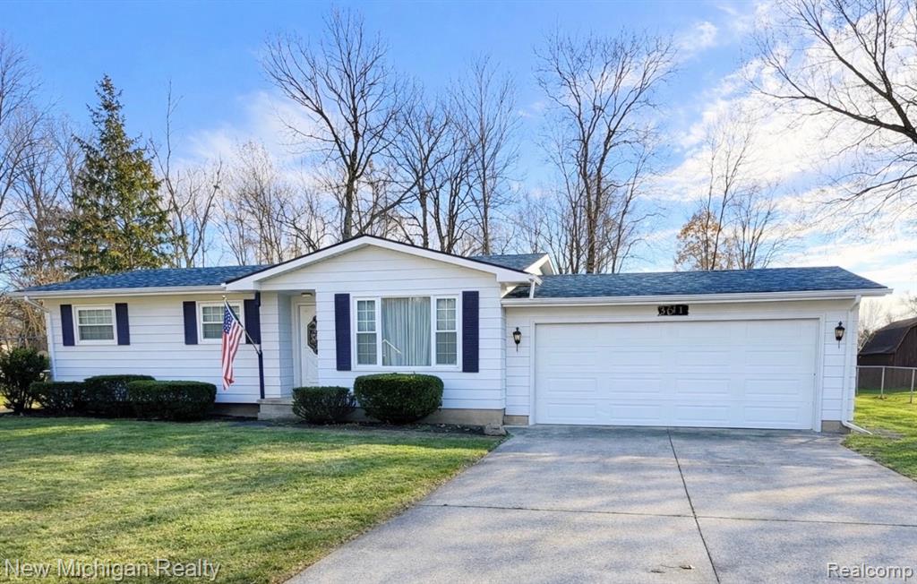 5511 Cottonwood Drive, Swartz Creek, MI 48473 — front exterior