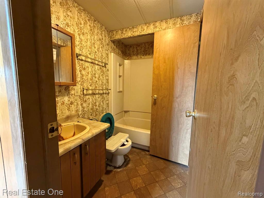 1653 E Pinconning Road, Pinconning, MI 48650 — Photo 15
