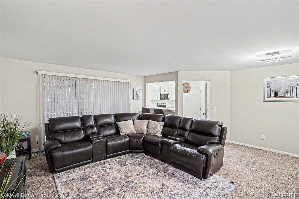 716 S Milford Road, Milford, MI 48381 — Photo 10