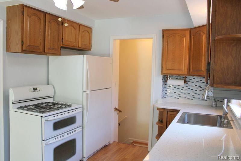 7687 CORTLAND Avenue, Allen Park, MI 48101 — Photo 23