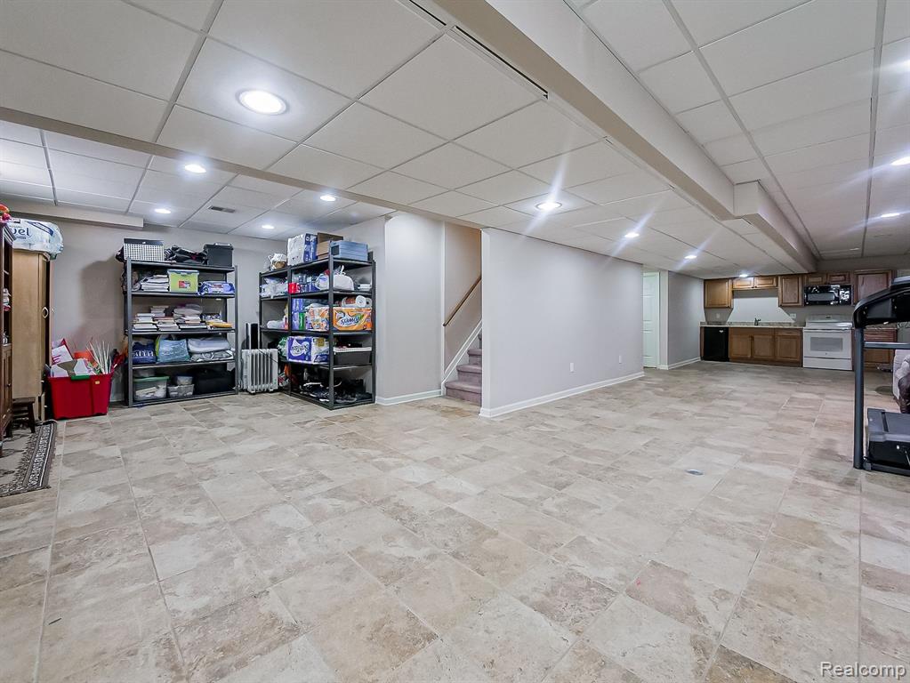 43261 CHARDONNAY Drive, Sterling Heights, MI 48314 — Photo 31