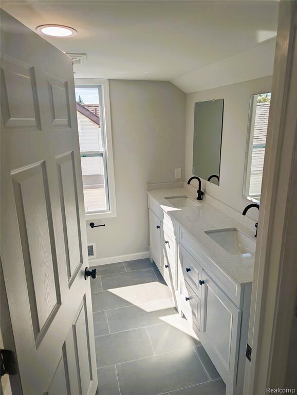 8244 Hupp Avenue, Warren, MI 48089 — Photo 15