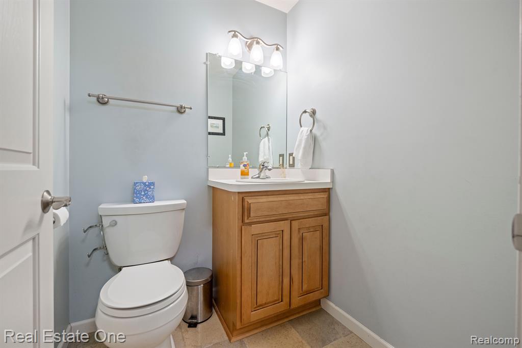 65 S WILLIAMS LAKE Road, Waterford, MI 48327 — Photo 17