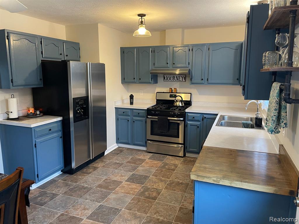 411 S CLARK, Webberville, MI 48892 — Photo 3