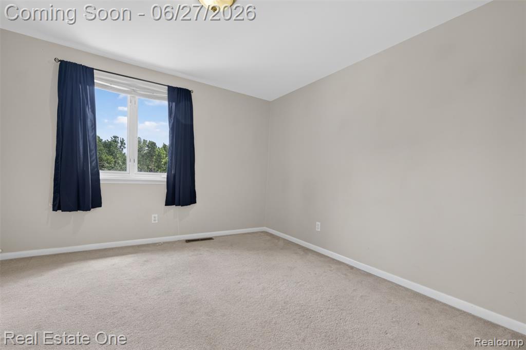 10379 Hegel Road, Goodrich Vlg, MI — Photo 23