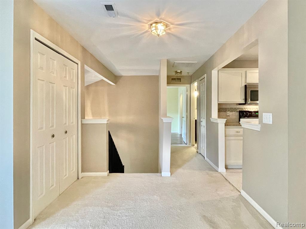 1916 FLAGSTONE Circle, 83, Rochester, MI 48307 — Photo 21