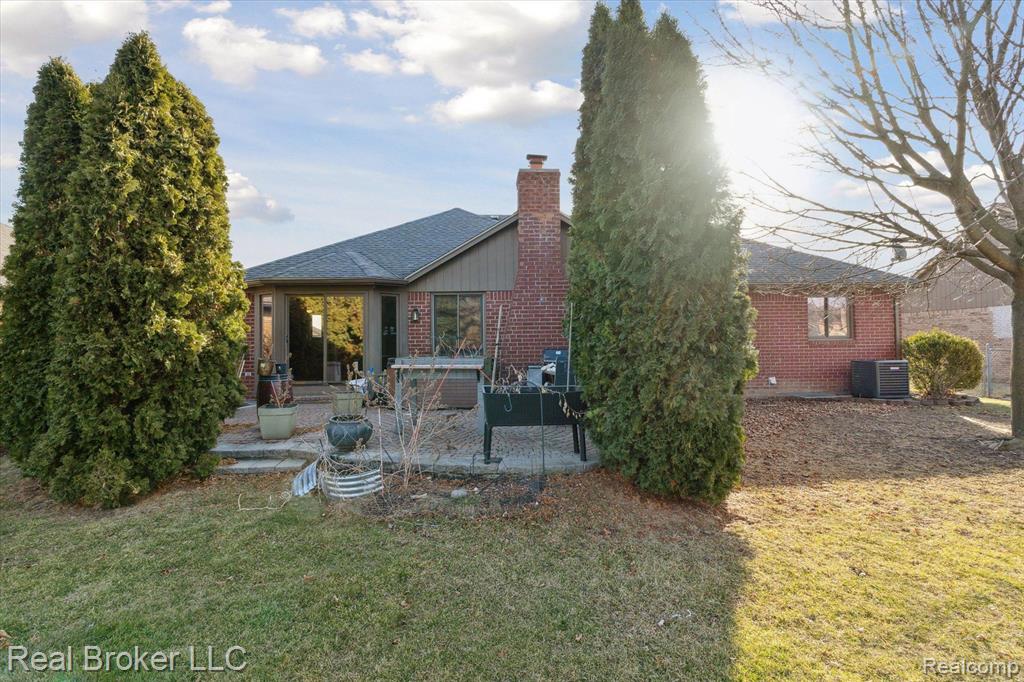 47095 STONY BROOK Drive, Macomb, MI 48044 — Photo 36
