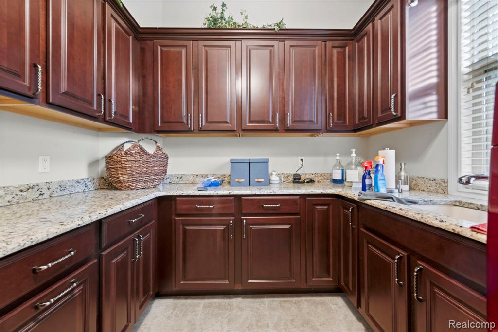56555 Hartley Drive W, Shelby Twp, MI 48316 — Photo 34