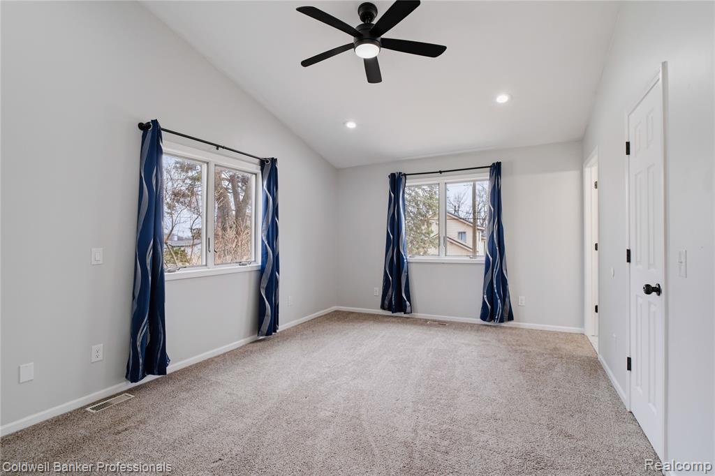 4015 Green Lake Road, West Bloomfield, MI 48324 — Photo 22