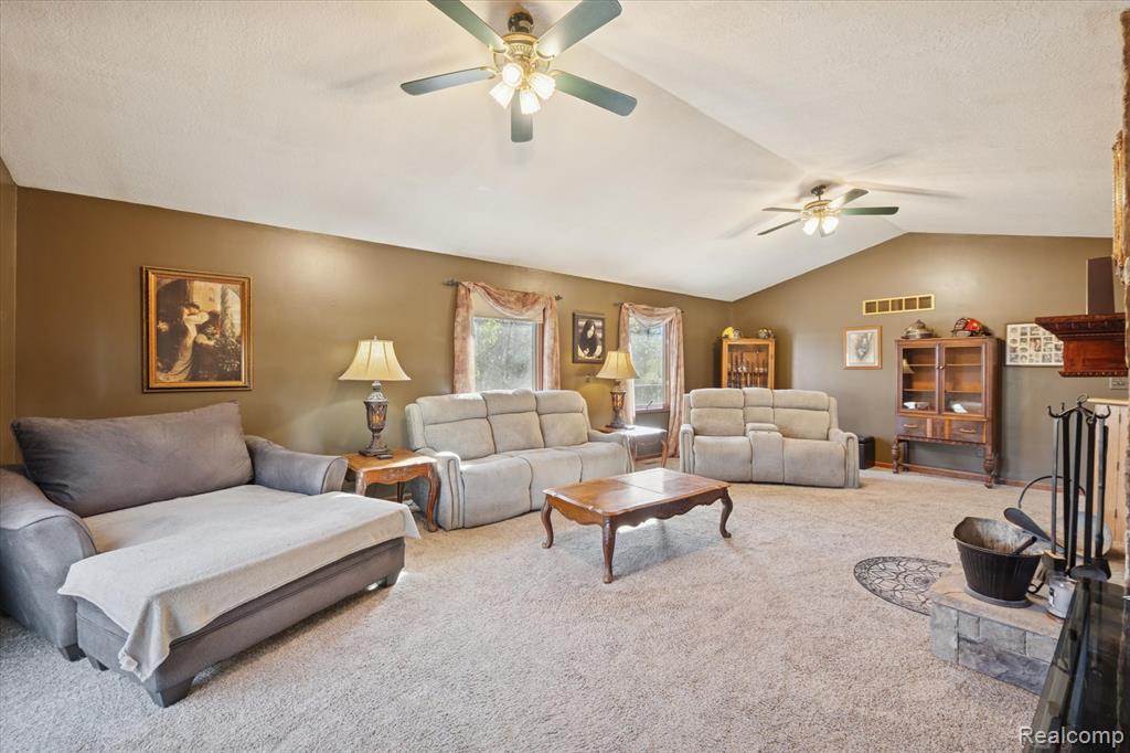 4842 Preston Road, Howell, MI 48855 — Photo 9
