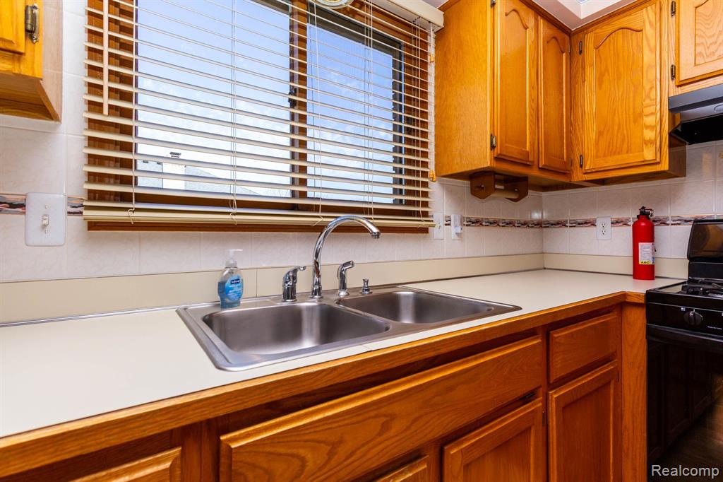 53071 SPRINGHILL MEADOWS Drive, Macomb, MI 48042 — Photo 19