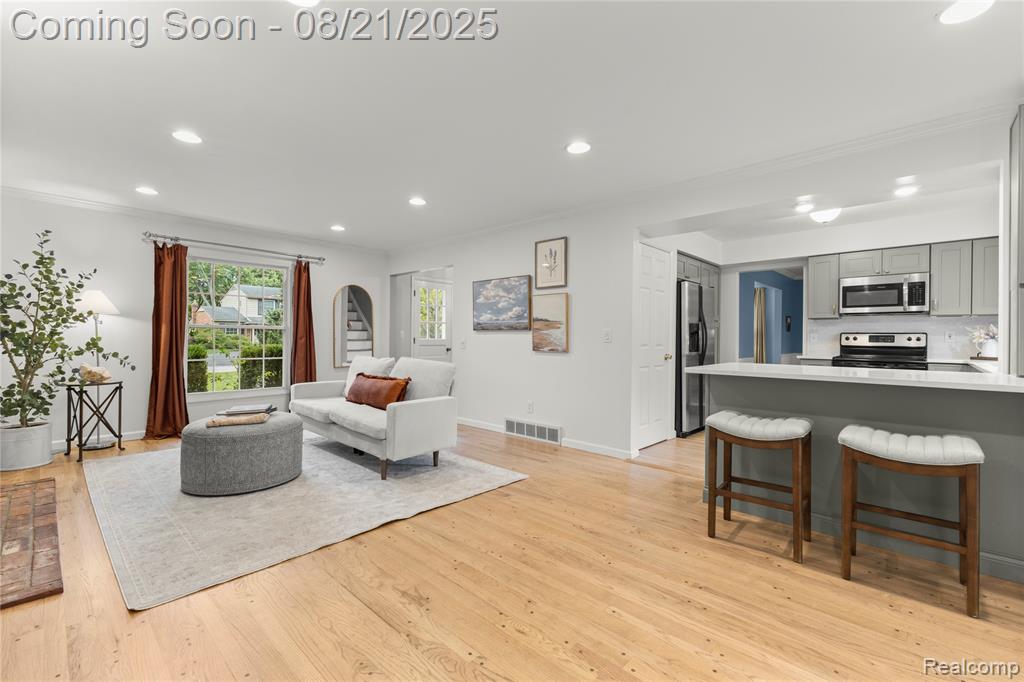31472 Sunset Drive, Beverly Hills, MI 48025 — Photo 7