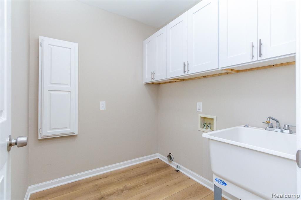 4426 GLENOAKS, Warren, MI 48092 — Photo 17