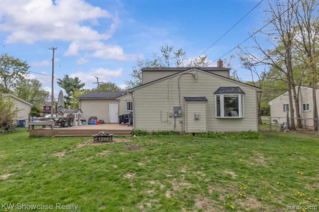 2922 Airport Road, Waterford, MI 48329 — Photo 22