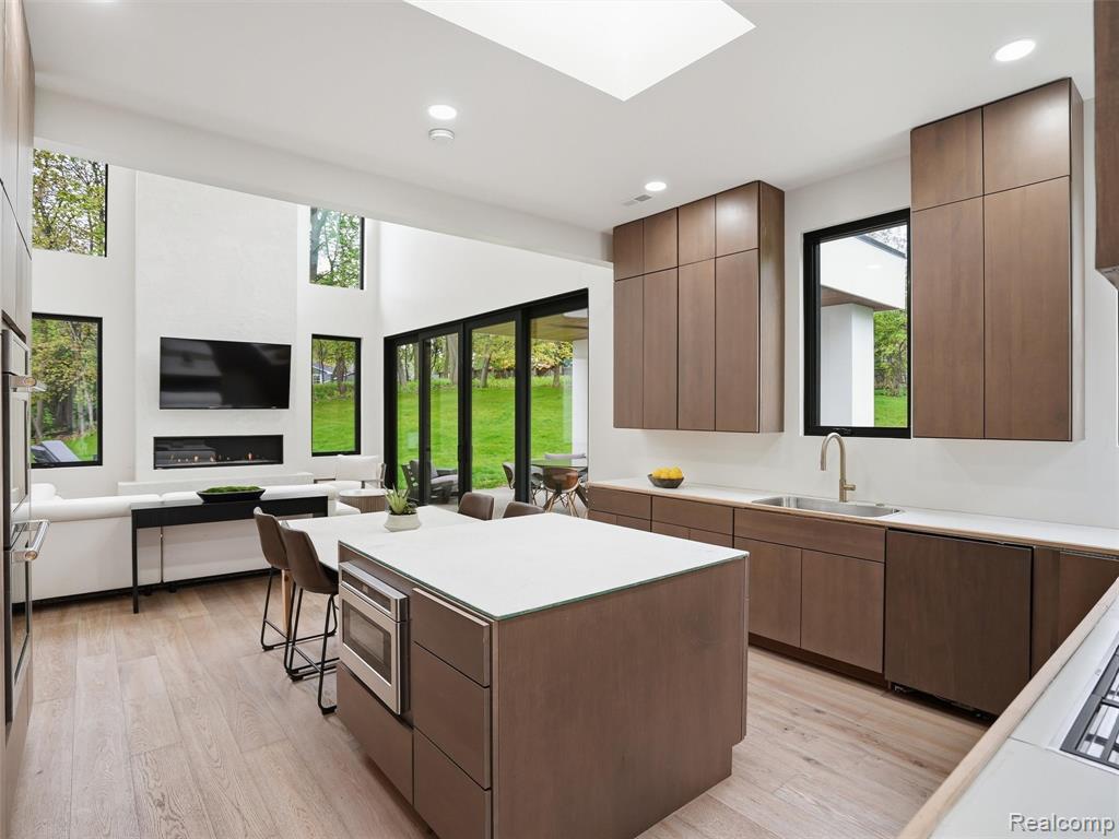 1715 Lone Pine Road, Bloomfield Hills, MI 48302 — Photo 17
